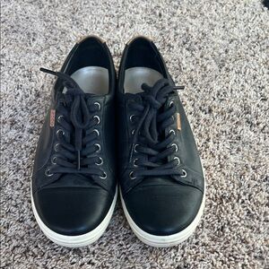 Ecco Soft 7 Black Leather Low-Top Lace-Up Sneakers with White Sole